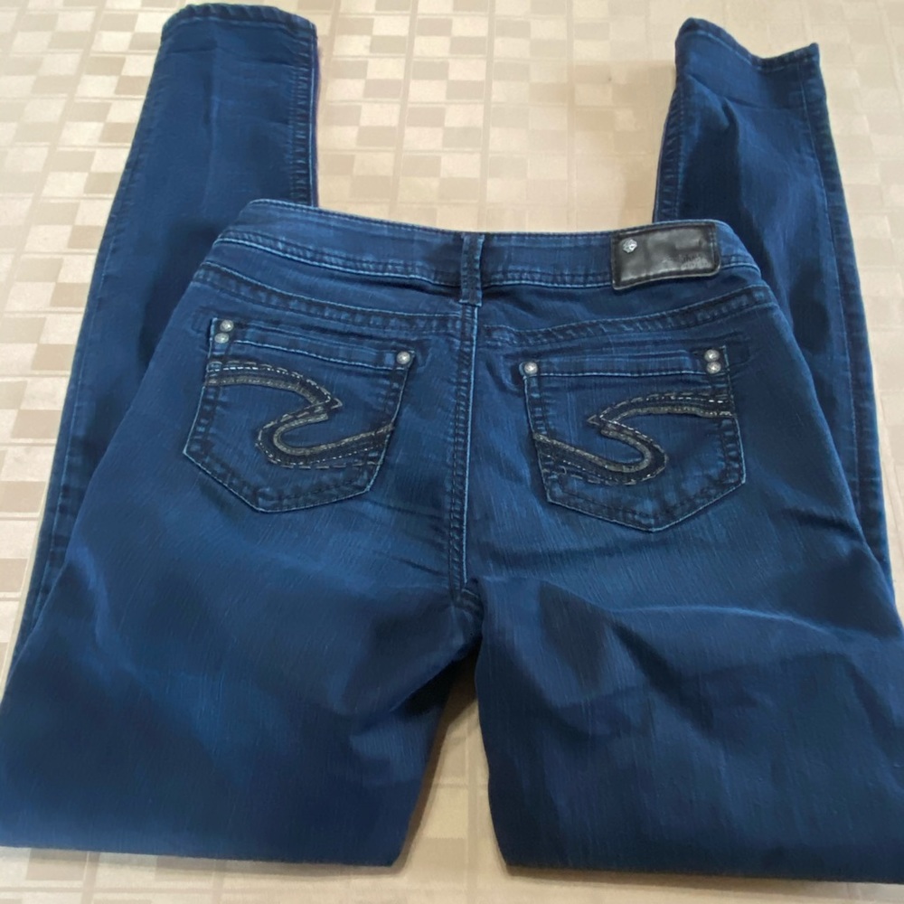 Silver Suki High Women’s Super Stretch Super Skinny Dark Wash Jeans 26 (2) X 30.